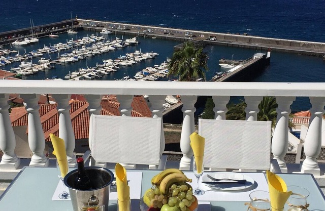 Spacious penthouse with fantastic sea views, in Gigantes and La Gomera