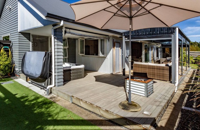 Spa Pool Serenity - National Park Holiday Home
