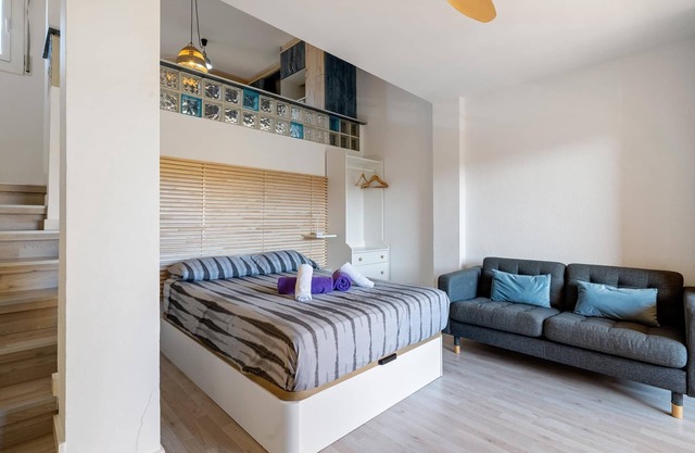 Space Ideal couples with pool 4km golf club