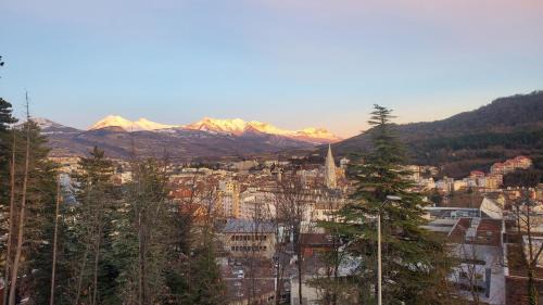 Spacieux T2 avec terrasse et vue