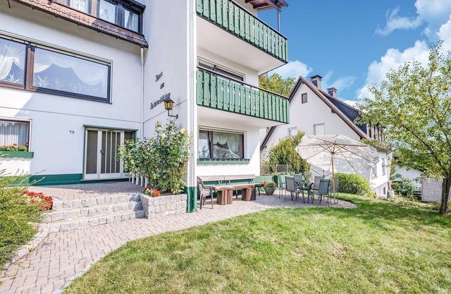 Spacious Forestside Apartment
