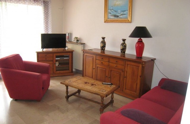 Spacious 2-Bedroom Apartment with Terrace, Parking, and WiFi near Amélie-les-Bains Baths