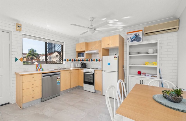 Spacious 1-Bed with Swimming Pool & Tennis Court