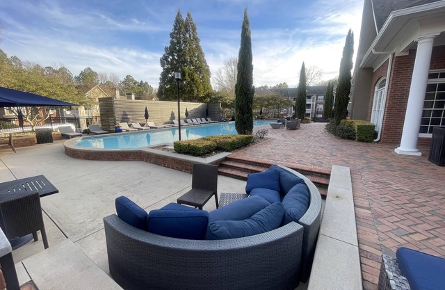 Spacious 1 Bedroom Retreat. The perfect bled of when Luxury meets Comfort.