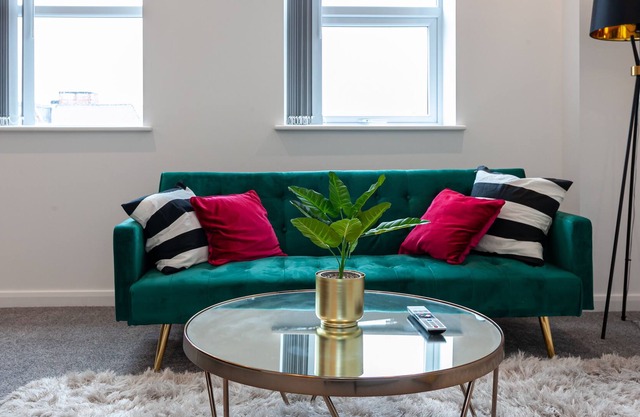 Spacious 1 Bedroom Apartment in Bolton