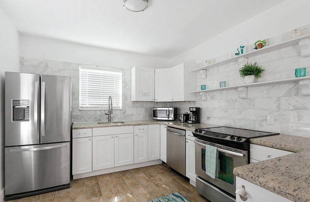 Spacious 1 Bedroom APT at the beach