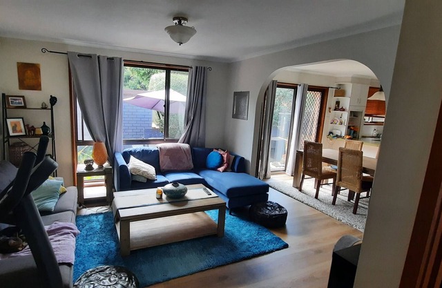 Spacious 1 Bedroom Townhouse With Carport 5 Mins From Belconnen Mall