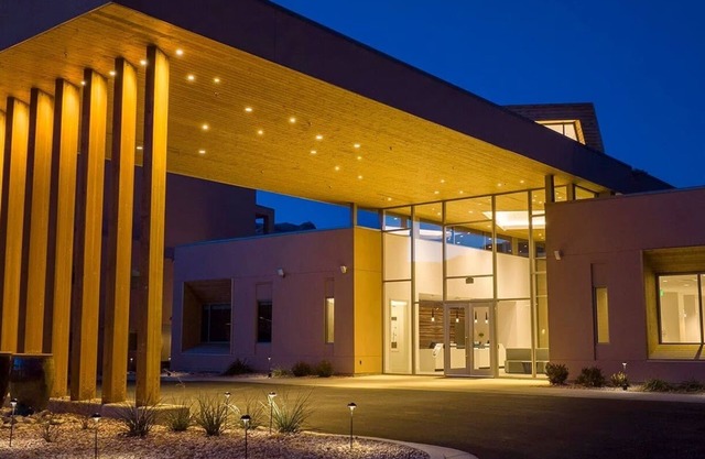 Spacious 1-bedroom condo in magical Moab with WiFi, fitness room