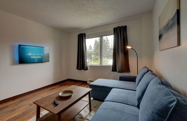 Spacious 1 bedroom, with balcony, Laval, all incl