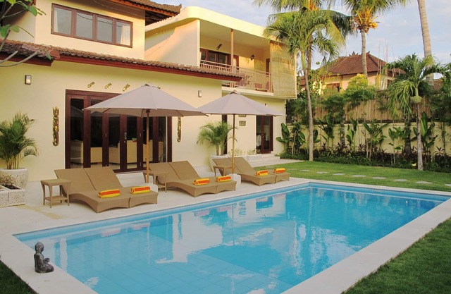 Spacious 14BR Villa, BEST Central Location Located In Seminyak!