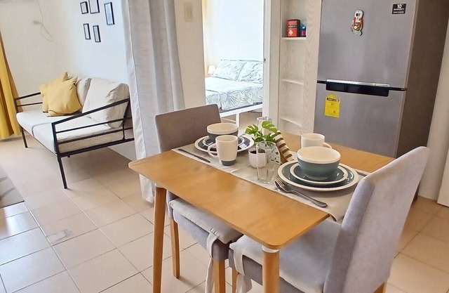Spacious 1BR at Marina Spatial w/Pool - Dumaguete City