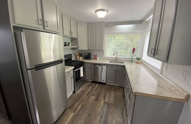 Spacious 2/2 fully remodeled house at Veda Inn.
