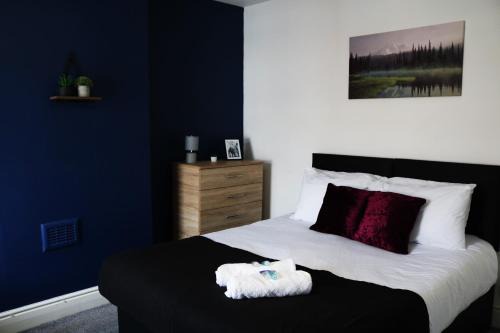 Spacious 2 Bed House in Warrington by Eason Stays Ideal for Weekend Getaways & Business Travellers!
