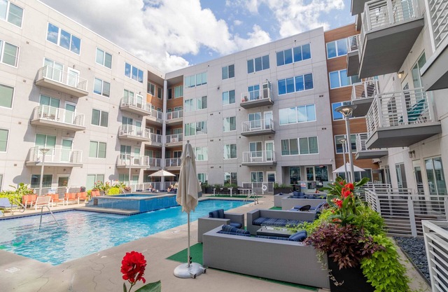 Spacious 2-Bed with a Pool, Hot Tub and Gym