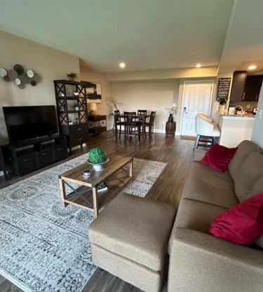 Spacious 2 Bedroom 2 Bathroom Apartment with Balcony in Uptown Charlotte! City Views & Free Parking!