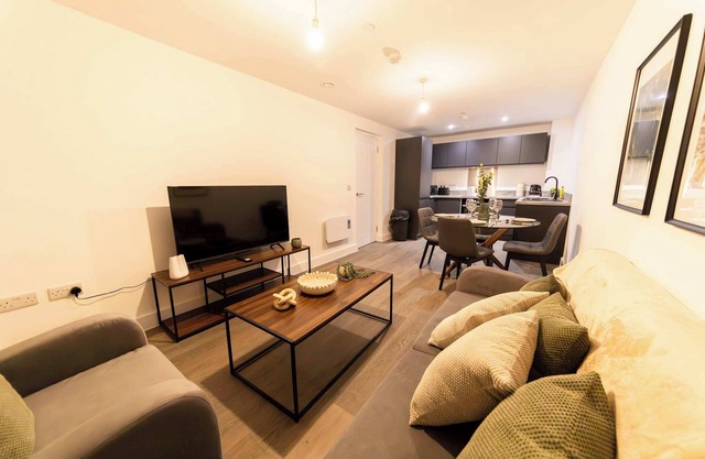 Spacious 2 Bedroom Apartment in Liverpool
