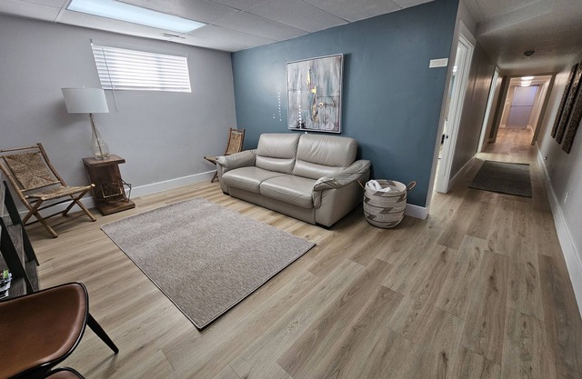 Spacious 2 Bedroom Apartment in Historic Downtown