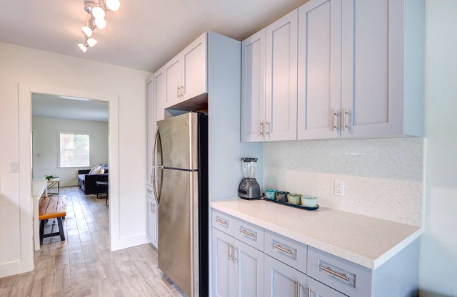 Spacious 2-bedroom house with AC, WiFi in beautiful Miami