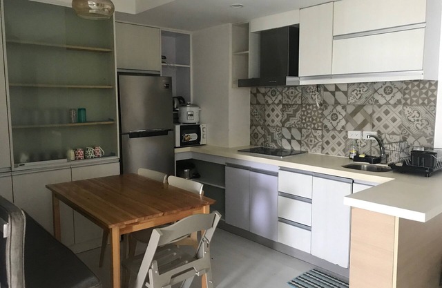 Spacious 2 bedroom unit fits 8 pax