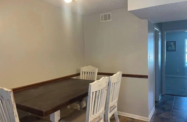 Spacious 2 bedroom End Unit Townhome in Prime location
