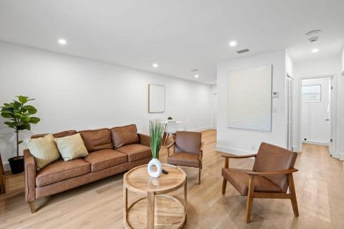 Spacious 2 BR @Sailboat Bend