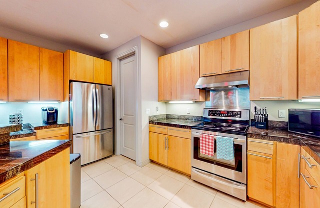 Spacious 2-story home with private outdoor areas, amazing views, BBQ, & W/D