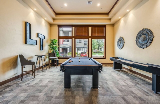 Spacious 2BD/2BA Apartment in Prime Olympia Locati