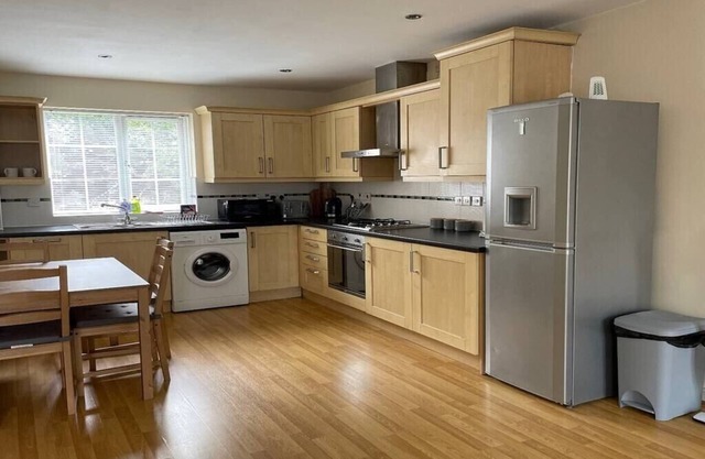 Spacious 2BD apartment in the Vibrant Stafford