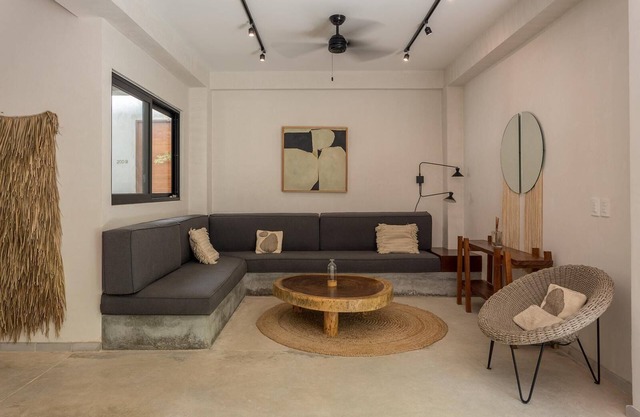 Spacious 2bd Apartment in an Upscale Neighborhood with Private Plunge Pool!