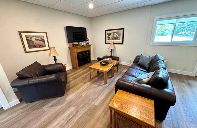 Spacious 2BR Retreat in Nature
