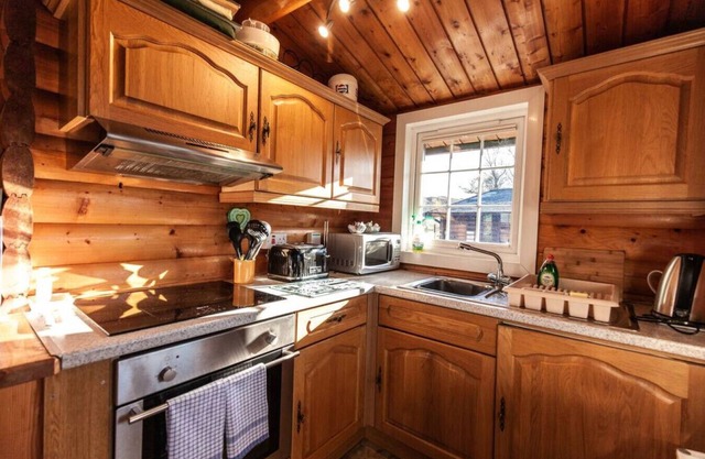 Spacious 3 Bed Log Cabin in Snowdonia