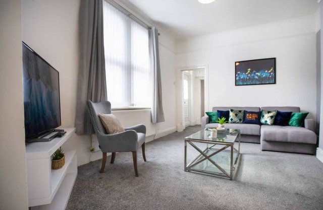 Spacious 3-Bed Home in South Shields, Sleeps 8