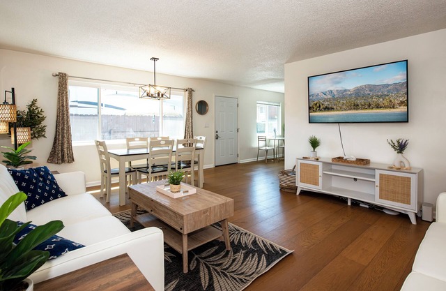Spacious 3 Bedroom Near Beach