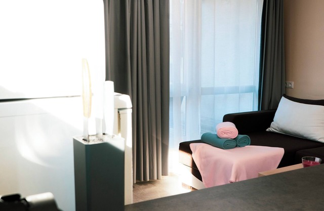 Spacious 3-bedroom apartment with hot tub, AC in charming Gárdony