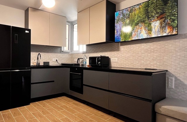 Spacious 3-bedroom apartment in marvelous Netanya with AC, WiFi