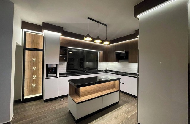 Spacious 3-bedroom apartment + Studio with AC, WiFi in fabulous Amman