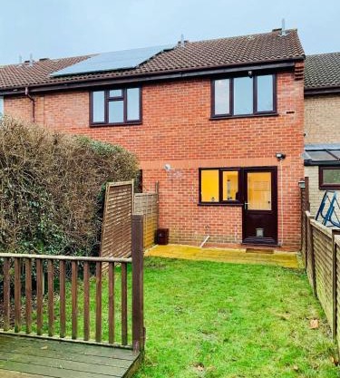 Spacious 3 Bedroom House with Parking in Taunton