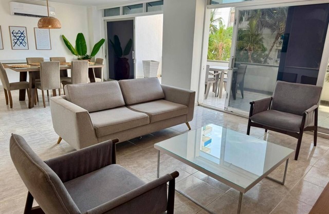 Spacious 3-bedroom apartment with WiFi, AC in charming Cartagena de Indias