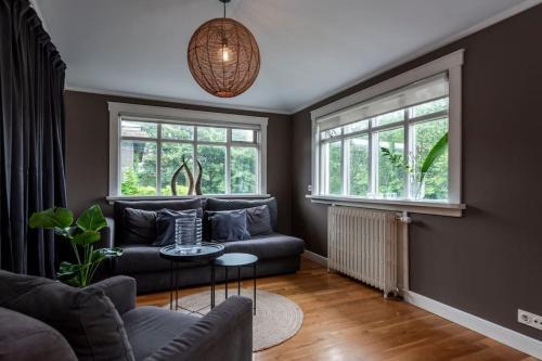 Spacious 3BR Downtown Location