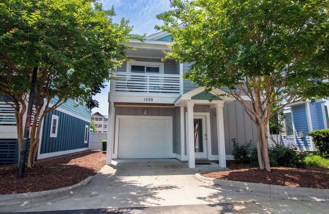 Spacious 3BR Home | Pool, Waterpark & Near Beach