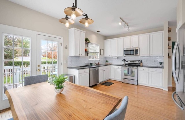 Spacious 3BR Home w/Office, Yard & Fast Wi-Fi
