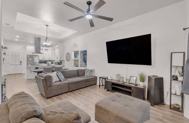 Spacious 3BR Retreat | Sleeps 8 | Spring Branch