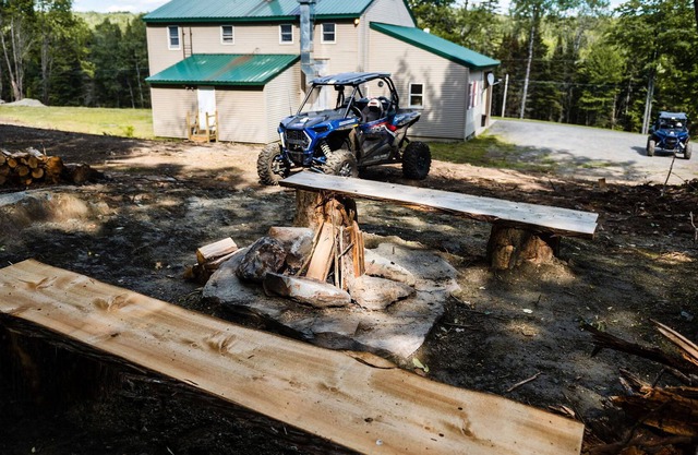 Spacious 4-Bdrm w/ Direct Trail access | Bear Rock Lodging