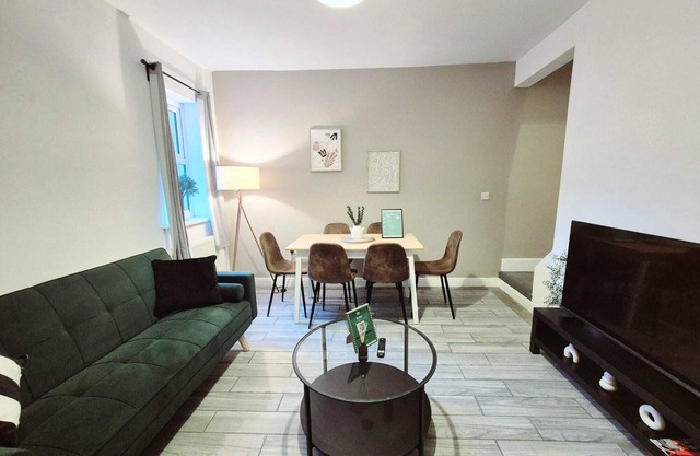 Spacious 4-Bed, 3-Bath Modern Home – Designed for Long Stays & Contractors!