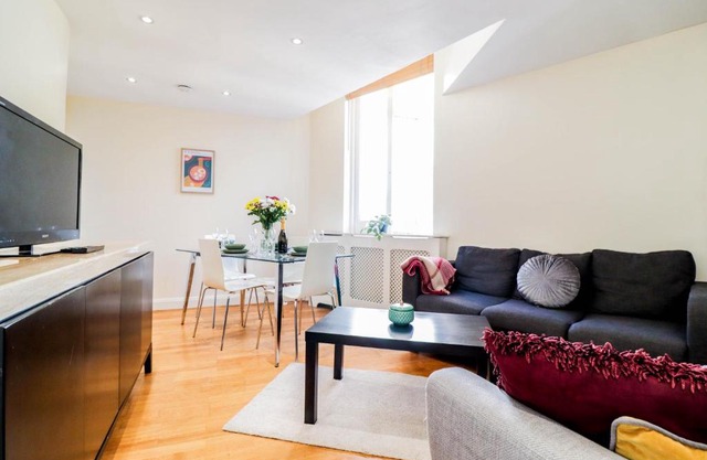 Spacious 4-Bed in St.John's Wood
