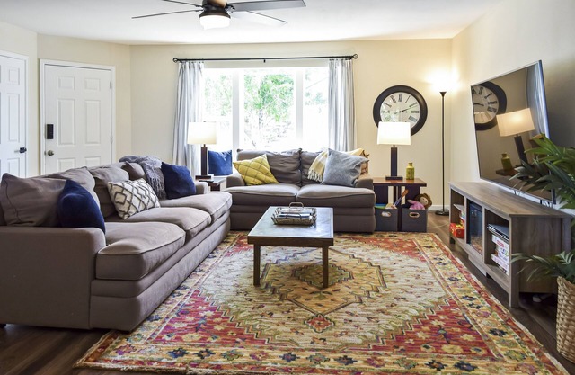 Spacious 4 Bed, Central AC, Fire Pit, Grill, Games