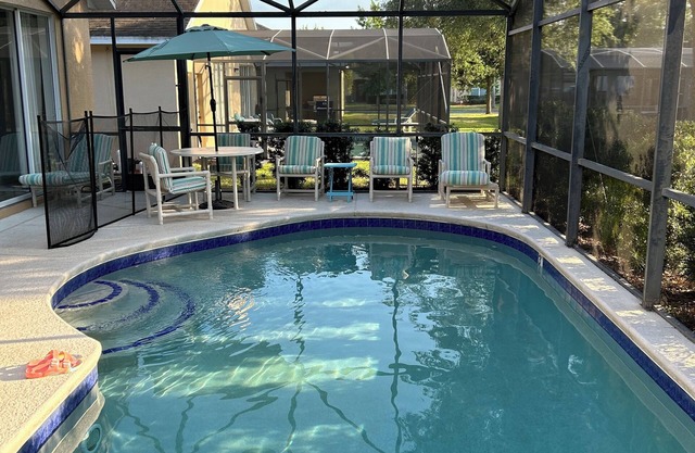 Spacious 4 Bed Villa in gated Marbella Resort, Davenport, Florida