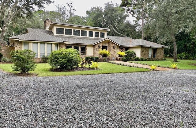 Spacious 4-bedroom house in lovely Winter Springs near everything