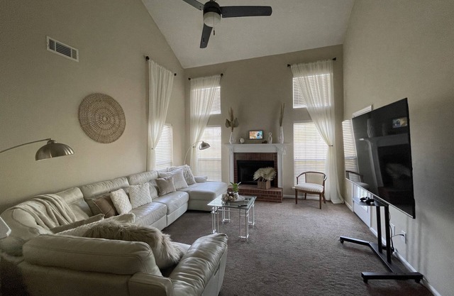 Spacious 4 Bedroom home that sleeps up to 8 guest