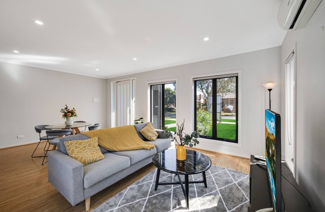 Spacious 4-Bedroom Family Retreat with Double Garage